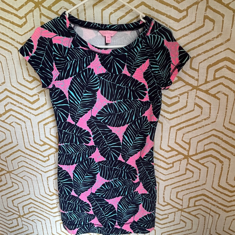 Lilly Pulitzer Pink and Black Leaf Print Tee